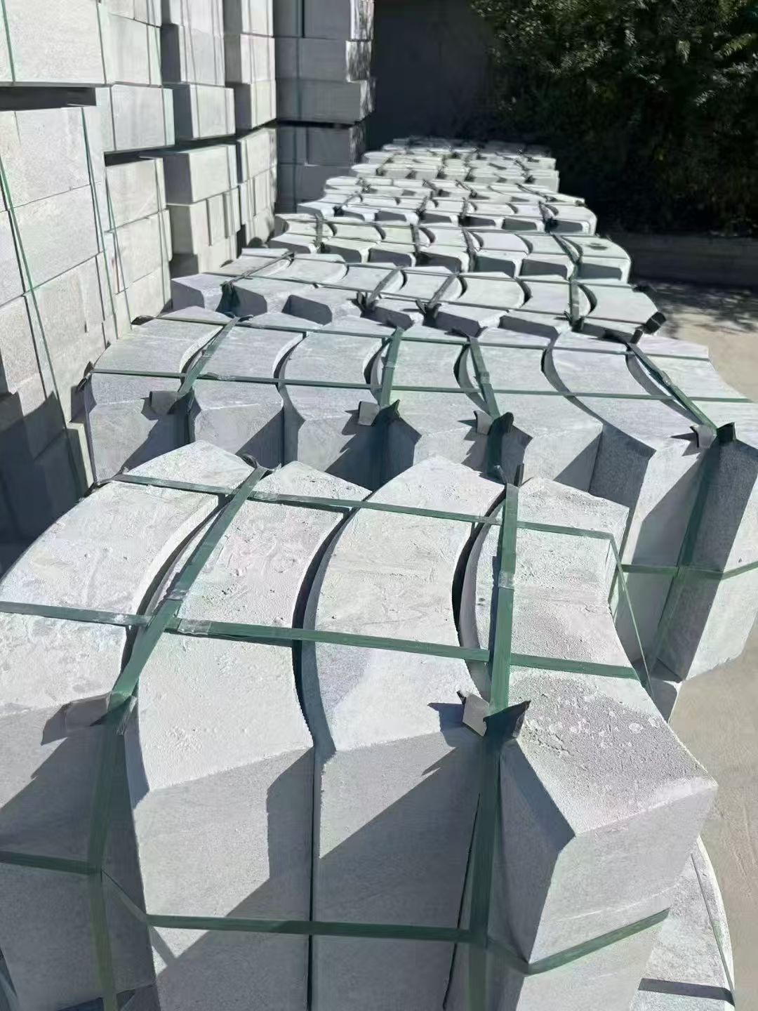 南平 芝麻灰弧形路沿石