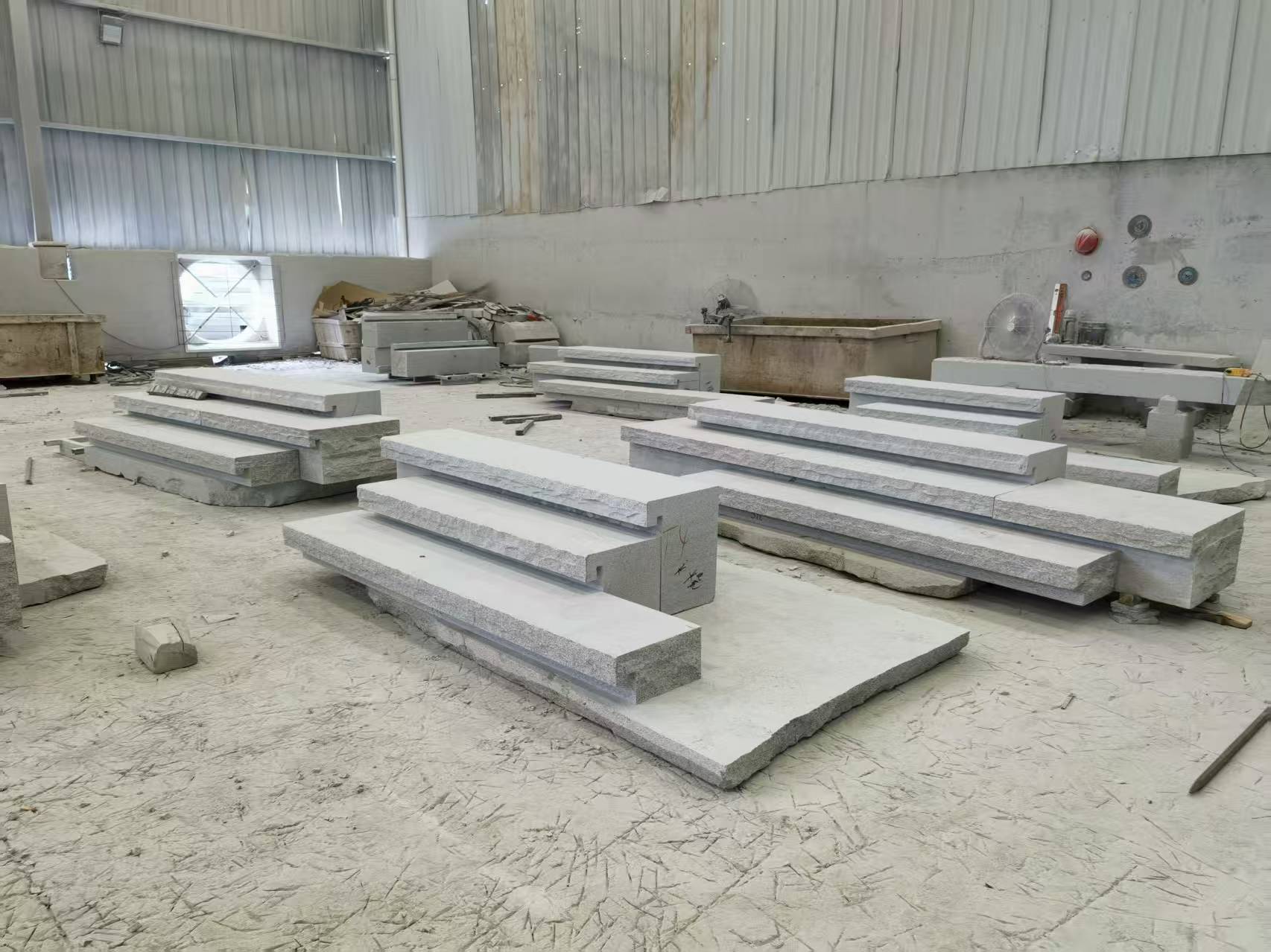 南平 整石台阶（大面火烧+侧面自然面），出货前厂内拼装