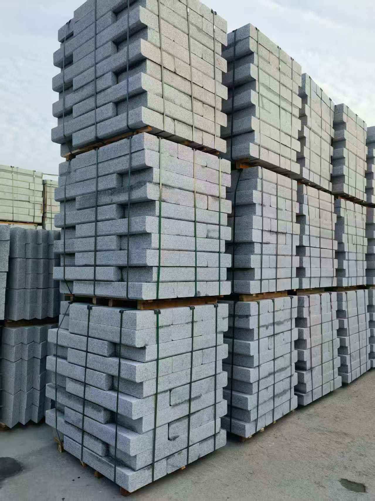 南平 路沿石（路侧石），颜色一致，尺寸标准